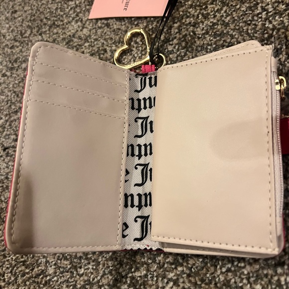 Juicy Couture Fuchsia Wallet with Gold Heart - Picture 4 of 6